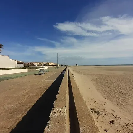 Small 40m With Terrace Near The